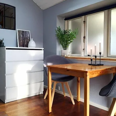 Vakantiehuis Cosy In A Garden